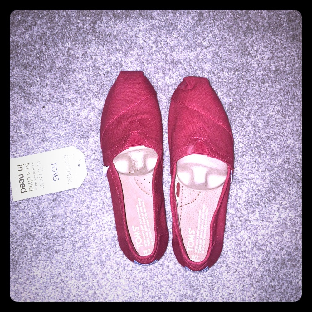 Toms classic red canvas